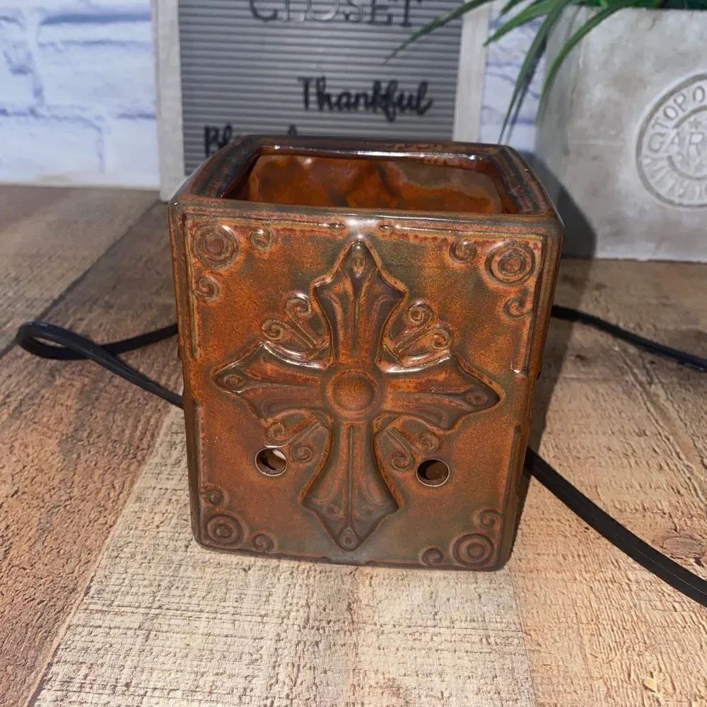 💜 Scentsy Faith Cross Retired Full-Size Wax Warmer Model DSW-FAIT base only